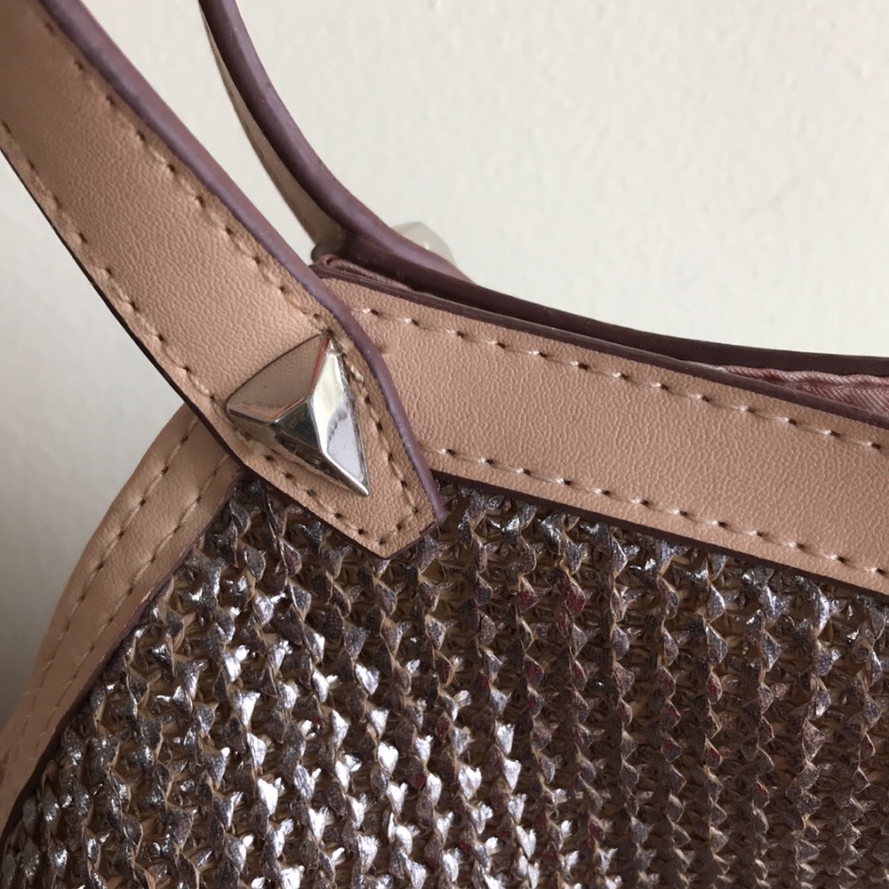 EUC Stella & dot tote shiny metallic gold with tan trim cross hatch vegan bag - Picture 3 of 8